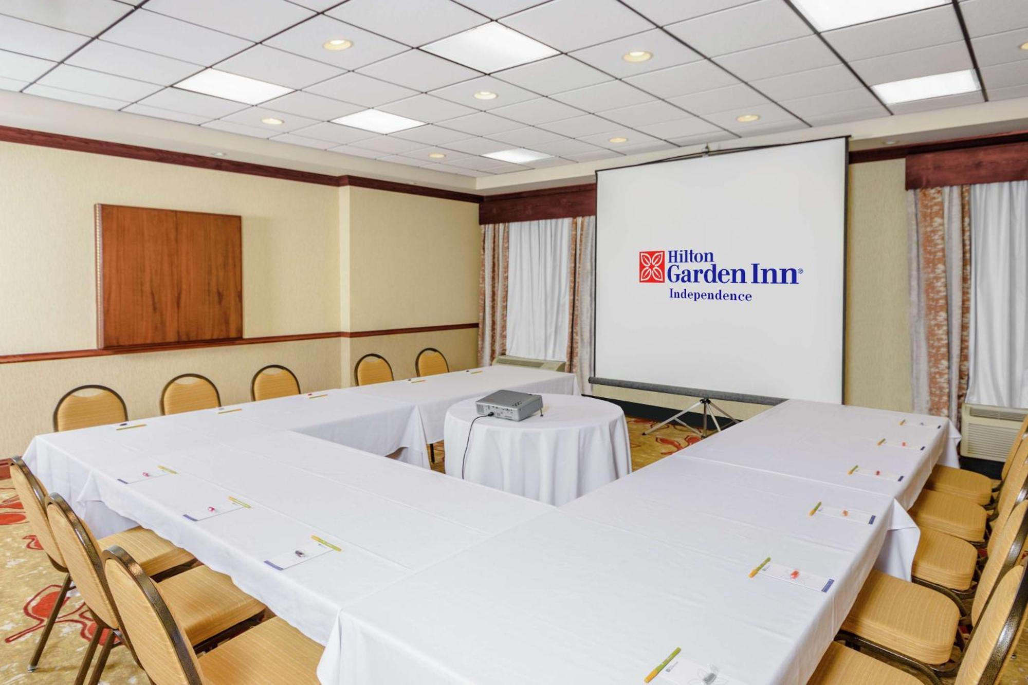Hilton Garden Inn Independence Buitenkant foto