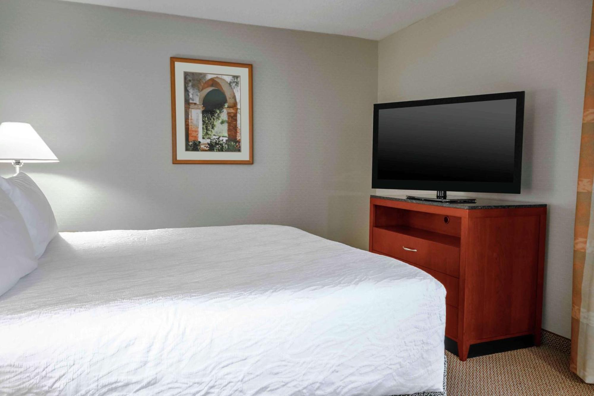 Hilton Garden Inn Independence Buitenkant foto