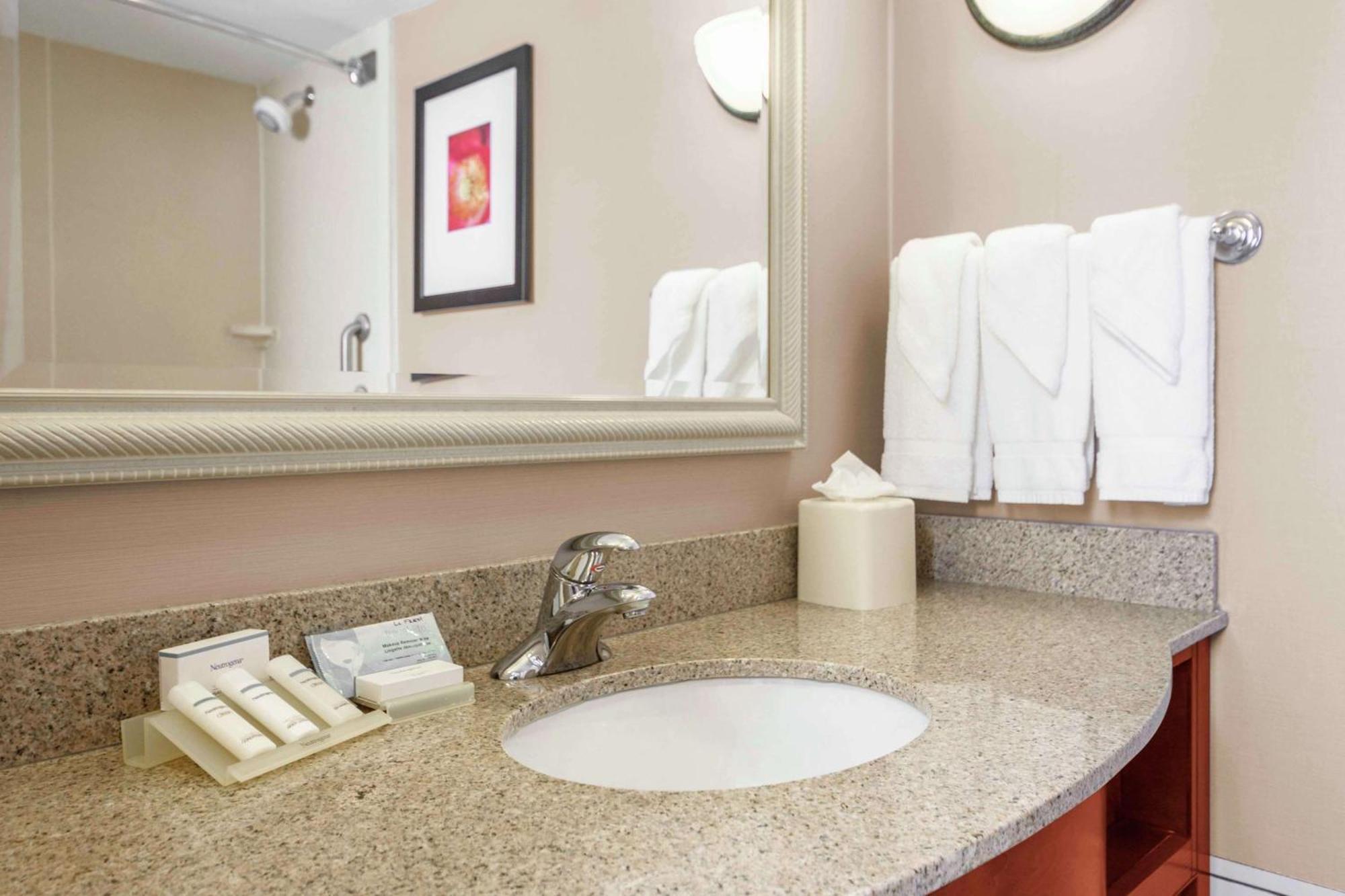 Hilton Garden Inn Independence Buitenkant foto