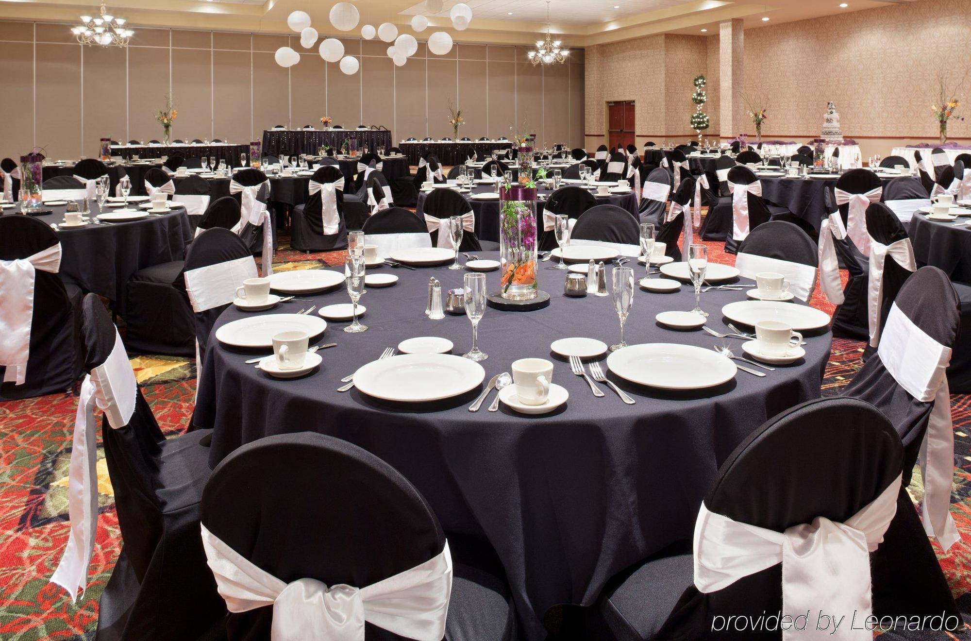 Hilton Garden Inn Independence Restaurant foto