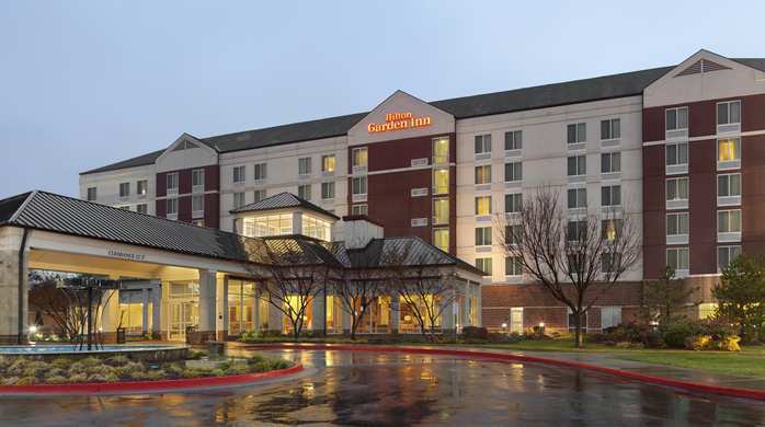 Hilton Garden Inn Independence Buitenkant foto